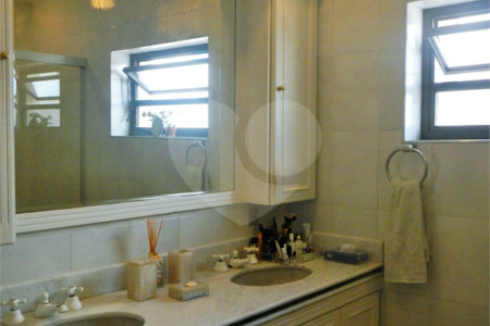 Apartamento à venda com 4 quartos, sendo 3 suítes, em Vila Mariana, São Paulo, SP