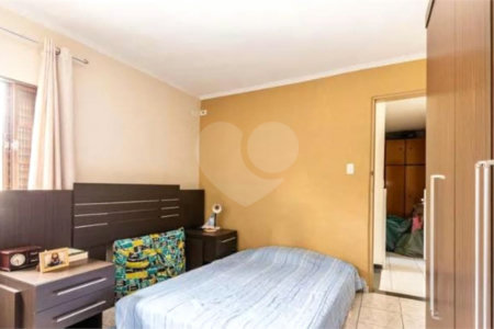 Sobrado à venda com 4 quartos, sendo 1 suíte,  em Vila Dalila, São Paulo, SP