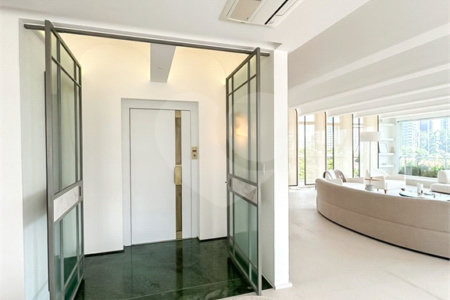 Apartamento à venda com 4 suítes em Vila Cordeiro, São Paulo, SP