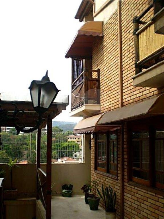 Casa à venda com 3 quartos, sendo 1 suíte, no condomínio Barbará II, São Paulo - SP