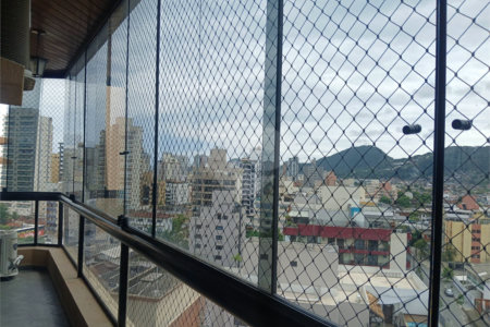 Apartamento à venda com 3 quartos, sendo 1 suíte,  em Enseada, Guarujá, SP