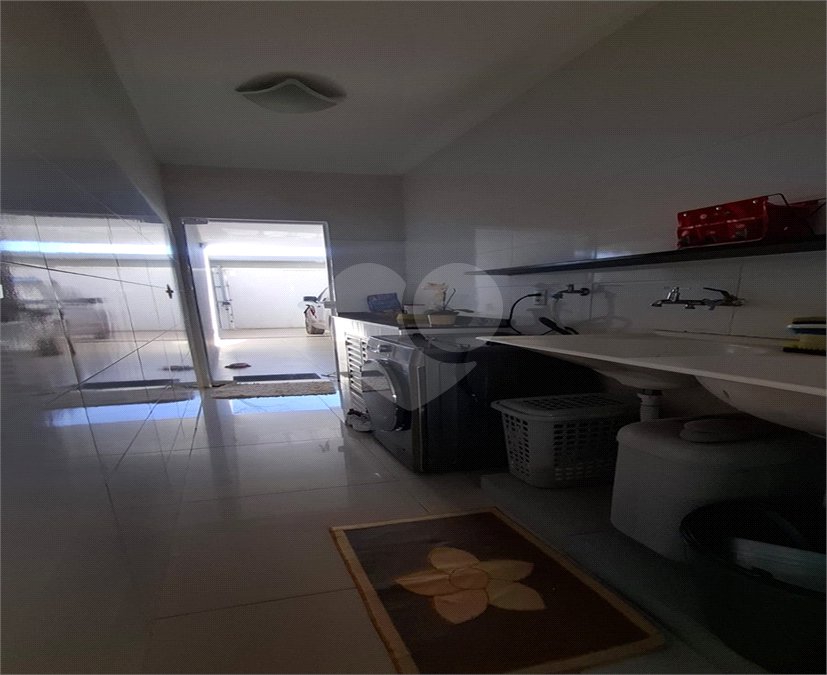 Casa Térrea de Alto Padrão à Venda – Próxima ao Shopping