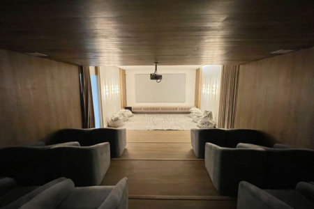 Apartamento 2 dormitórios (1 suíte), porteira fechada, 1 vaga demarcada, no José Menino, Santos