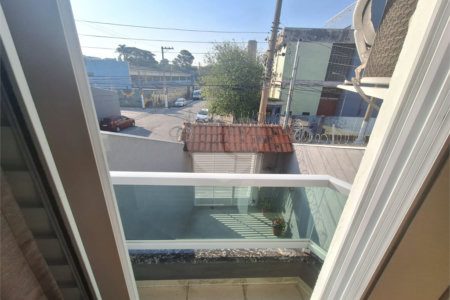 Sobrado à venda com 4 quartos, sendo 1 suíte,  em Vila São Geraldo, São Paulo, SP