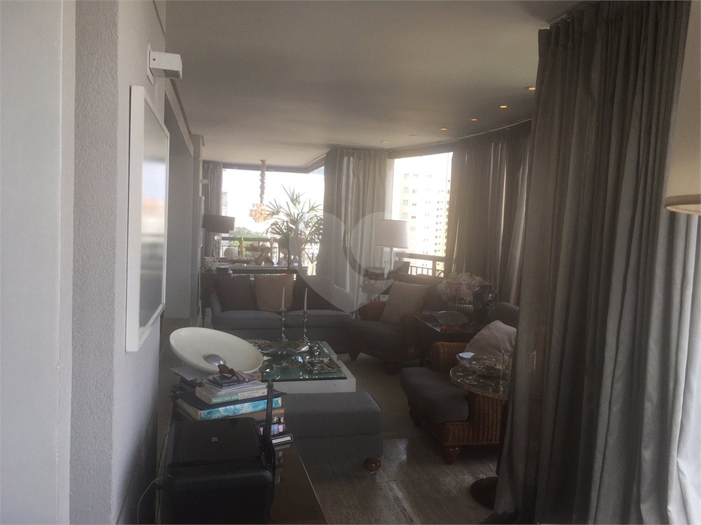 Apartamento à venda com 4 quartos, sendo 3 suítes, em Moema, São Paulo, SP