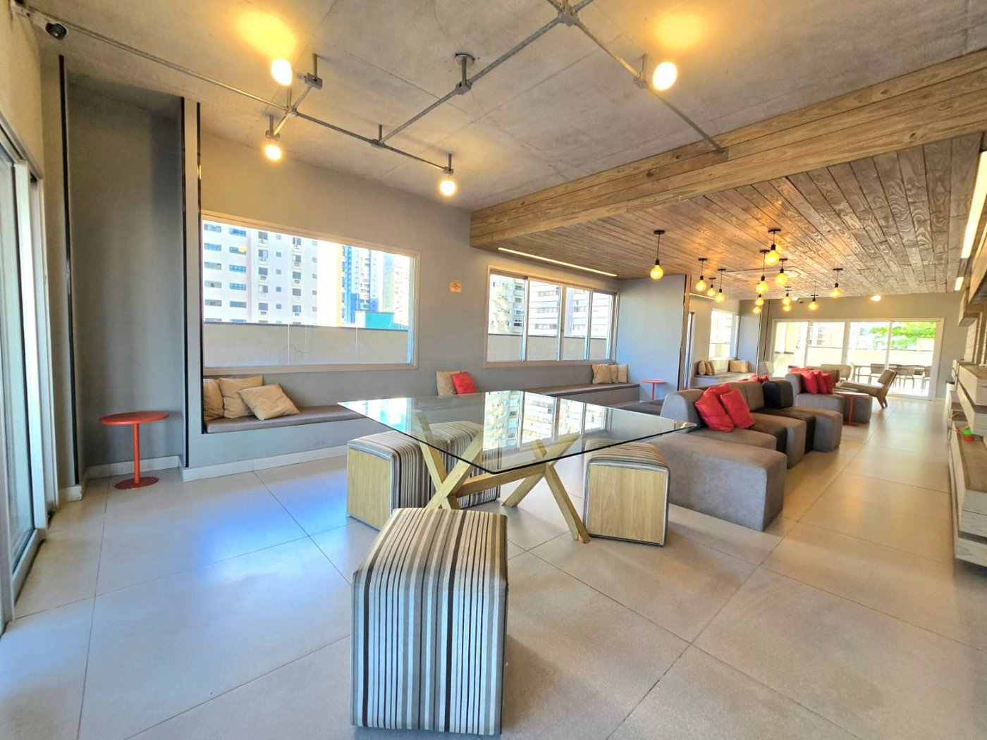 Apartamento com 2 dormitórios à venda, 74 m² por R$ 1.010.000,00 - Embaré - Santos/SP