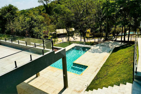 Casa à venda com 4 suítes no condomínio Associação Portal Ouro Verde, Atibaia - SP