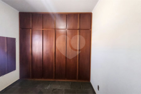 Casa à venda com 3 quartos, sendo 2 suítes, em Jardim Europa (vila Xavier), Araraquara, SP