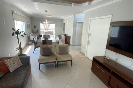 Casa à venda com 5 quartos, sendo 1 suíte, no condomínio Residencial Green Ville, Rio de Janeiro - RJ