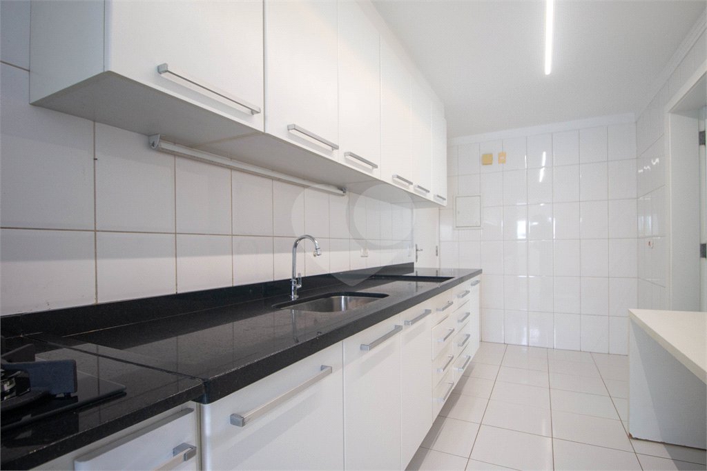 Apartamento à venda com 3 quartos, sendo 1 suíte, em Panamby, São Paulo, SP