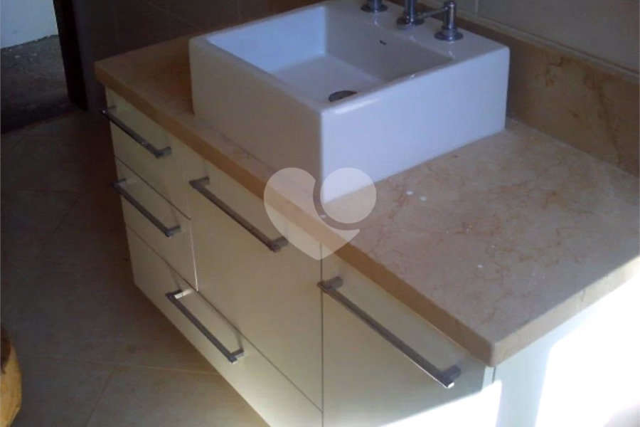 Sobrado à venda com 3 quartos, sendo 1 suíte, em Tremembé, São Paulo, SP