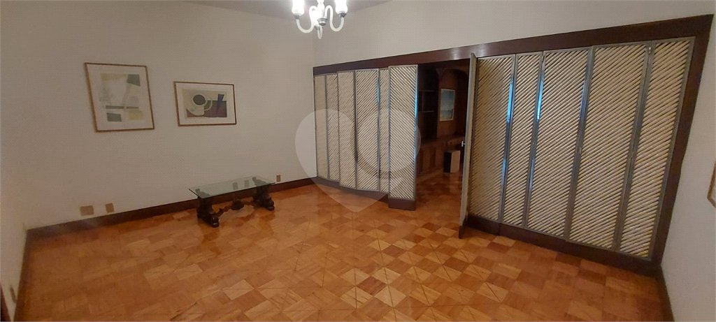 Apartamento à venda com 4 quartos, sendo 1 suíte,  em Laranjeiras, Rio de Janeiro, RJ