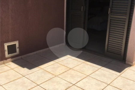 Sobrado à venda com 4 quartos, sendo 1 suíte,  em Vila Asem, Itapetininga, SP