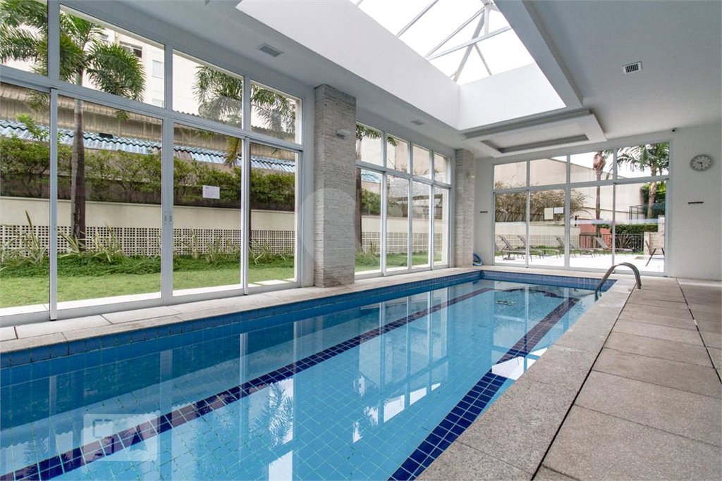 Apartamento à venda com 3 quartos, sendo 1 suíte, em Santo Amaro, São Paulo, SP