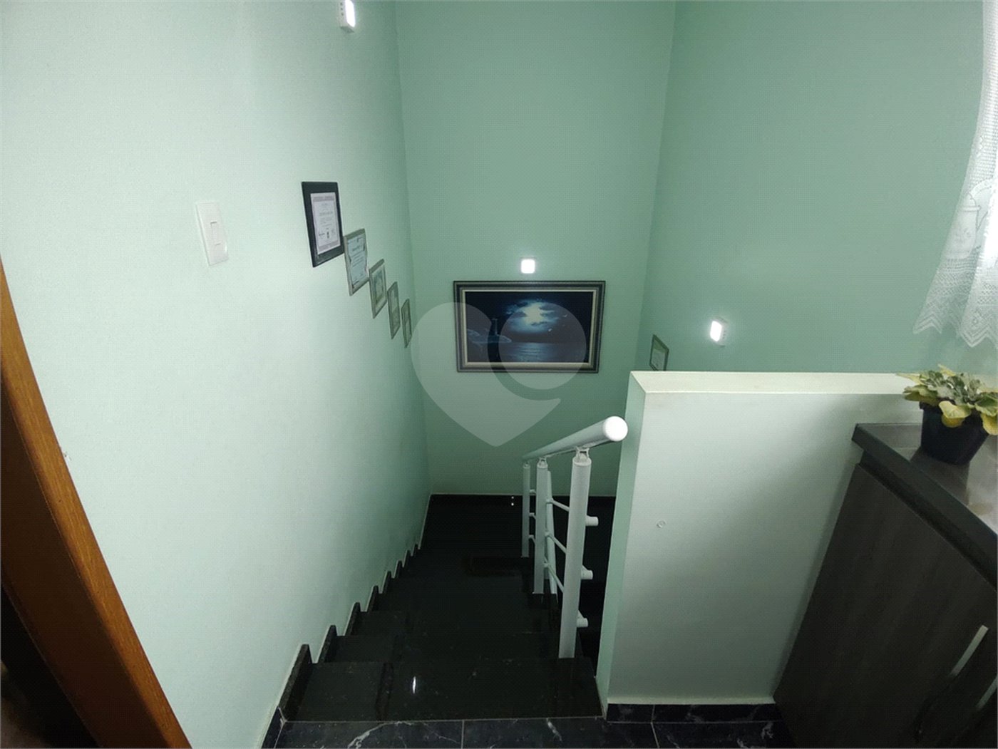 Casa à venda com 2 suítes no condomínio Morada das Hortênsias, São Paulo - SP