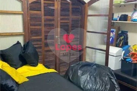 Casa à venda com 3 quartos, sendo 2 suítes, em Conjunto Residencial Trinta e Um de Março, São José dos Campos, SP