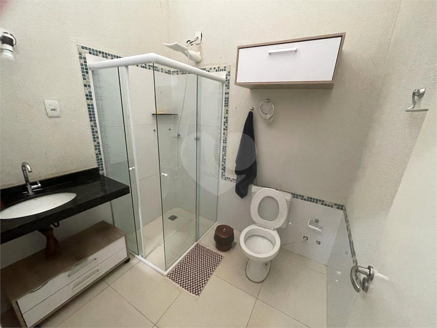 Sobrado à venda com 3 quartos, sendo 1 suíte, em Jardim Brasília, Três Lagoas, MS