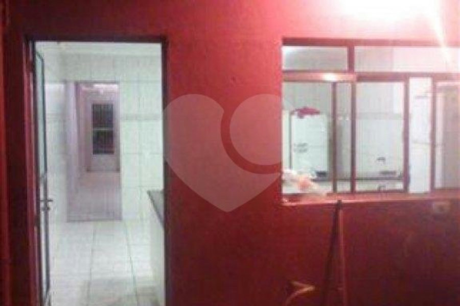 Casa à venda com 4 quartos, sendo 1 suíte, em Jardim Peri, São Paulo, SP