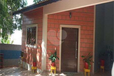 Chácara à venda com 3 quartos, sendo 2 suítes,  em Monterrey, Louveira, SP