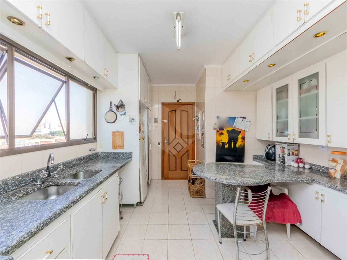 Apartamento à venda com 3 quartos, sendo 1 suíte, em Vila Carrão, São Paulo, SP