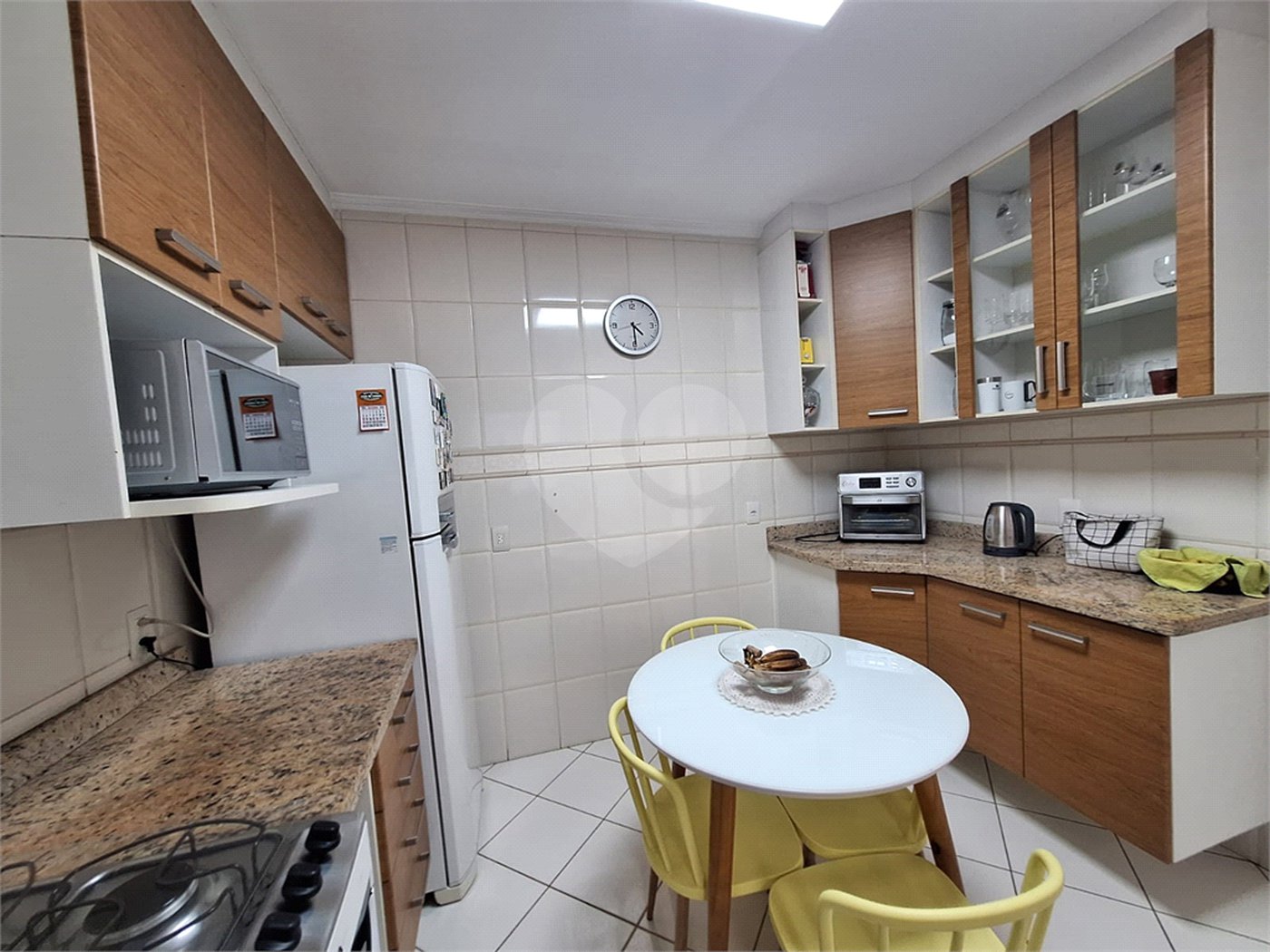 Casa à venda com 3 quartos, sendo 1 suíte, no condomínio Villaggio Tronchim, São Paulo - SP