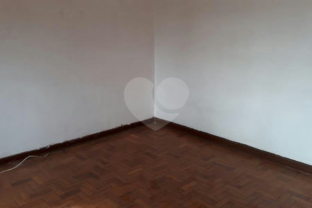 Sobrado à venda com 3 quartos, sendo 1 suíte, em Vila Gustavo, São Paulo, SP