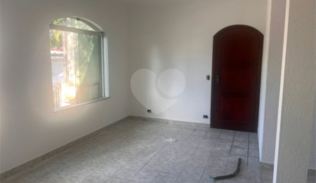 Sobrado à venda ou para alugar com 3 quartos, sendo 1 suíte,  em Jardim Leonor Mendes de Barros, São Paulo, SP