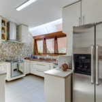 Casa à venda com 3 quartos, sendo 2 suítes, no condomínio Granja do Morumbi, São Paulo - SP