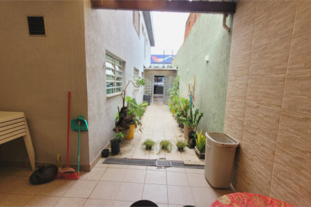 Casa à venda com 4 quartos, sendo 1 suíte, em Vila Matilde, São Paulo, SP