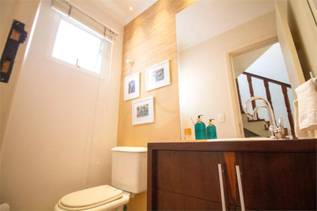 Casa à venda com 4 quartos, sendo 3 suítes, no condomínio Residencial Sans Souci, São Paulo - SP