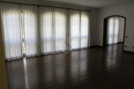 Casa Térrea à venda ou para alugar com 6 suítes em Vila Tramontano, São Paulo, SP