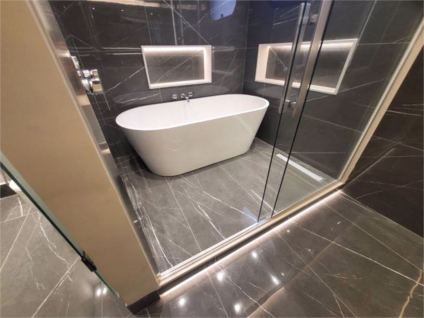Apartamento Residencial à venda, Gonzaga, Santos - AP0849.