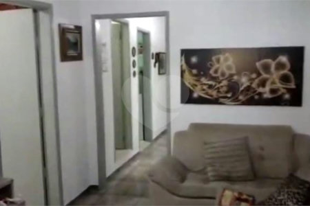 Casa Térrea à venda com 6 quartos em Jardim Rosana, São Paulo, SP