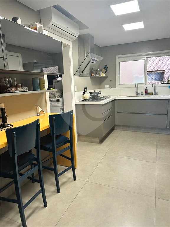 Apartamento à venda com 4 quartos, sendo 3 suítes, em Alto de Pinheiros, São Paulo, SP