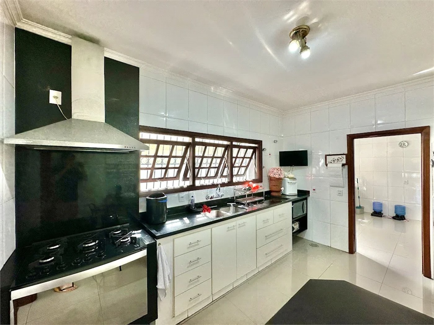 Casa à venda com 5 quartos, sendo 4 suítes, em Parque dos Príncipes, São Paulo, SP