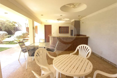 Casa à venda com 5 quartos, sendo 2 suítes, no condomínio Estância Marambaia, Vinhedo - SP