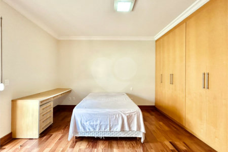 Casa à venda com 4 suítes no condomínio Quinta das Laranjeiras, Jundiaí - SP