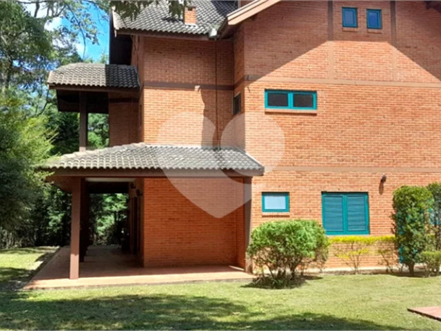 Casa à venda com 3 suítes no condomínio Sausalito, Mairiporã - SP