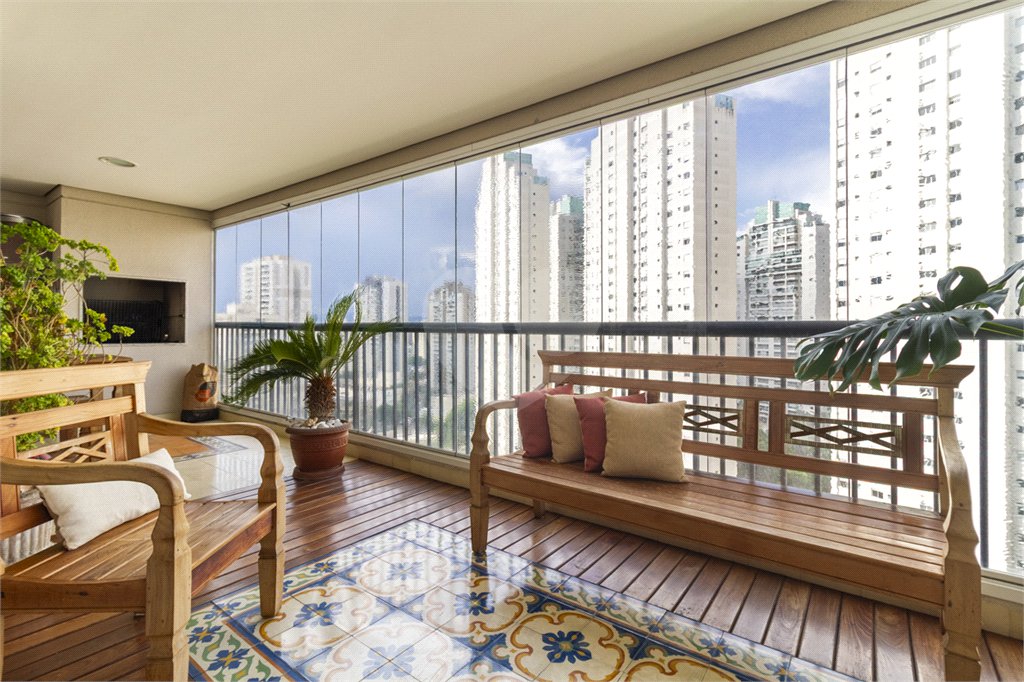 Apartamento para venda no Alto da Moóca, com 178 m², 3 suítes, 3 vagas.