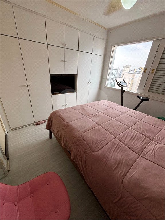 Apartamento à venda com 3 quartos, sendo 1 suíte,  em Indianópolis, São Paulo, SP