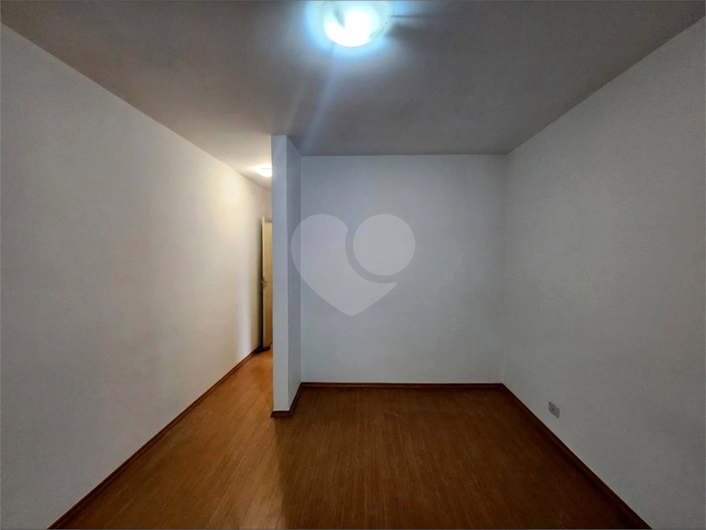 Casa à venda com 3 quartos, sendo 1 suíte,  em Jardim Celeste, São Paulo, SP