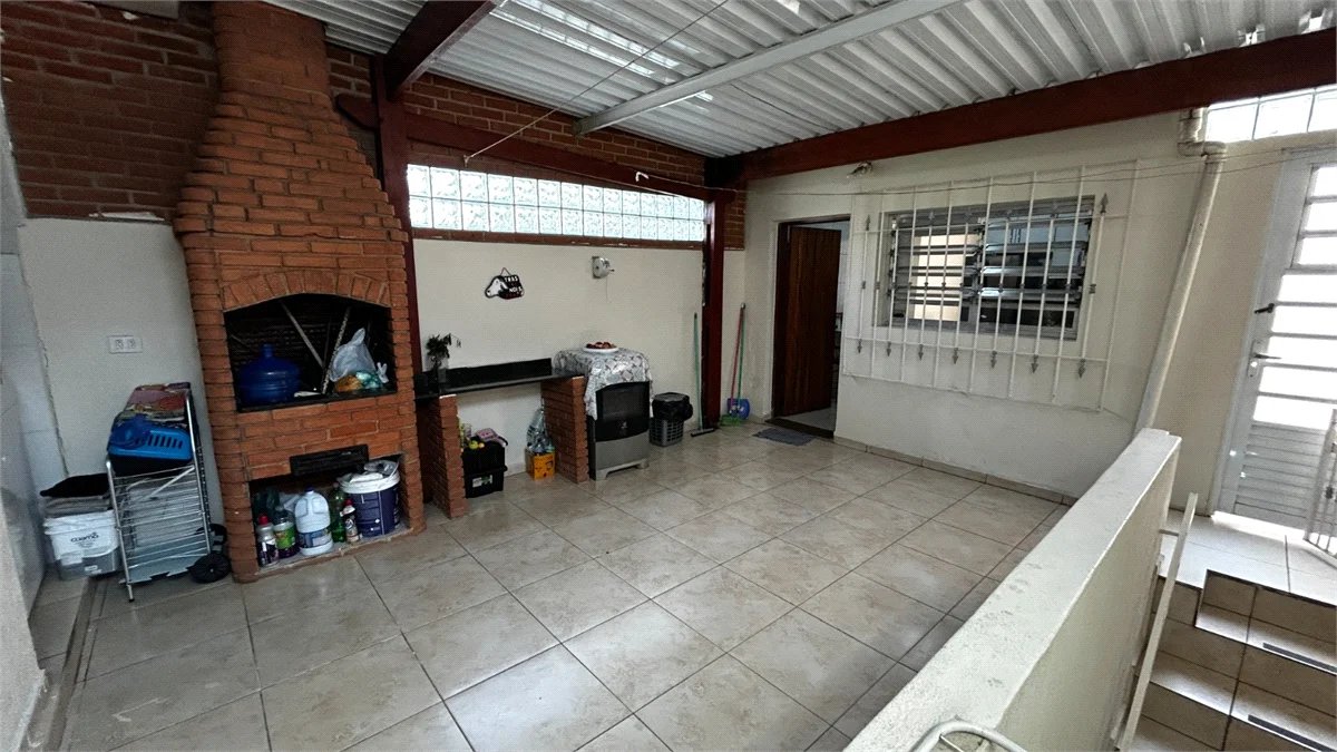 Sobrado à venda com 3 quartos, sendo 2 suítes, em Cidade São Francisco, São Paulo, SP