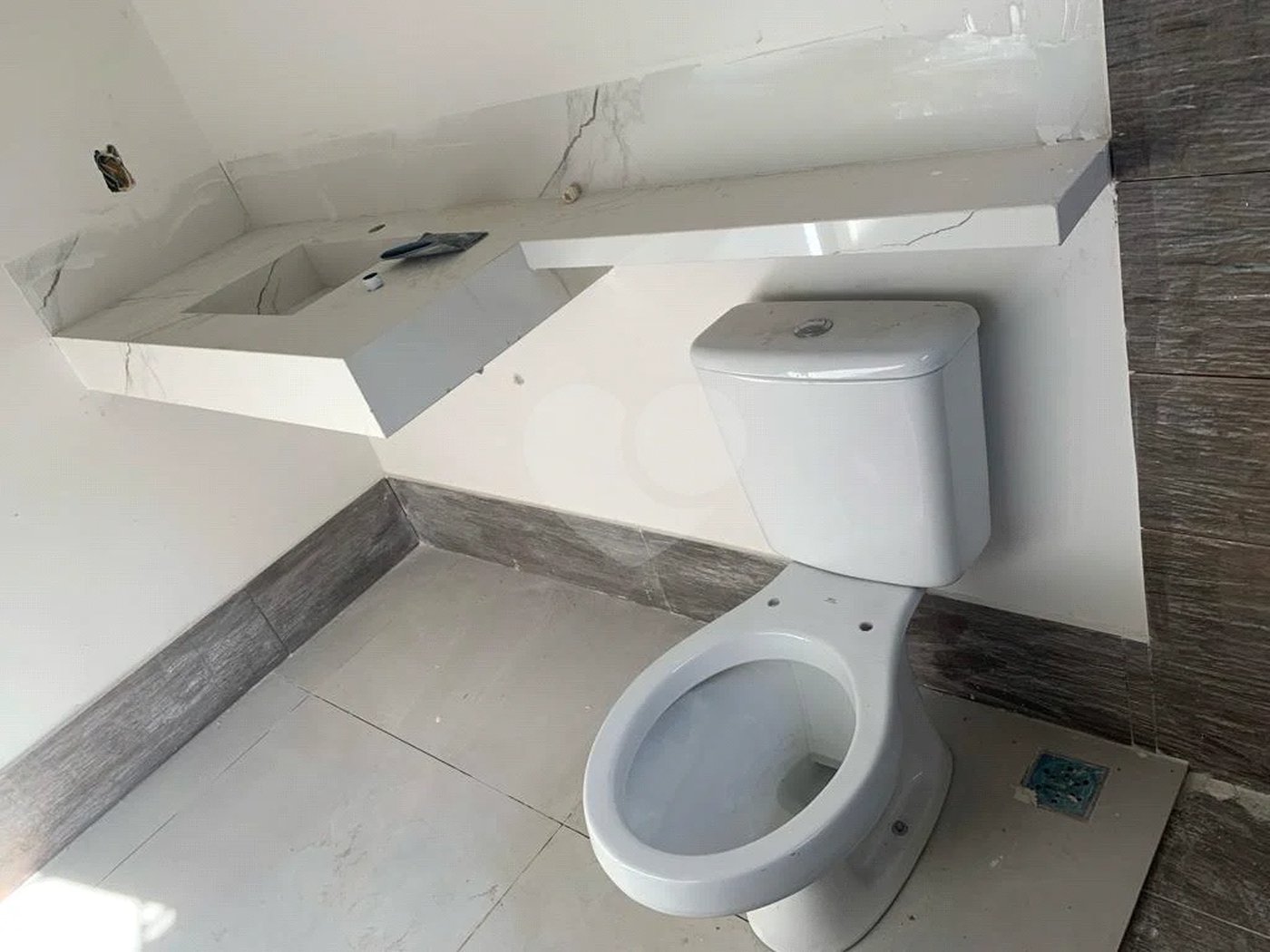 Casa à venda com 3 quartos, sendo 1 suíte,  em Parque Olívio Franceschini, Hortolândia, SP