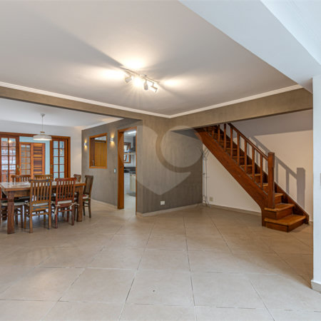 Sobrado à venda com 2 quartos, sendo 1 suíte, em Alto da Boa Vista, São Paulo, SP