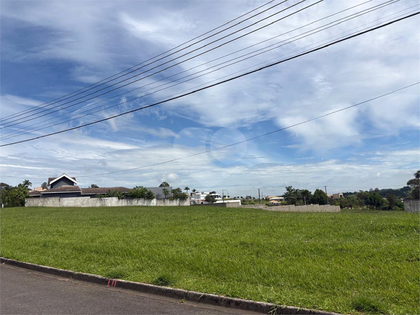 Terreno à venda no condomínio Village Saint Charbel, Araçoiaba da Serra - SP