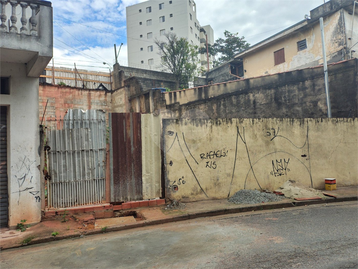 Terreno à venda em Jardim Rizzo, São Paulo, SP