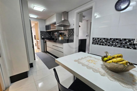Apartamento à venda com 3 quartos, sendo 1 suíte, em Vila Regente Feijó, São Paulo, SP