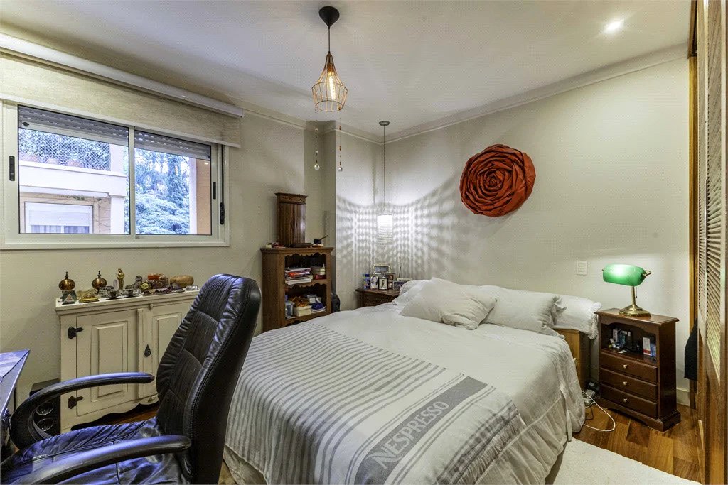Duplex para alugar com 4 quartos, sendo 3 suítes,  em Alto de Pinheiros, São Paulo, SP