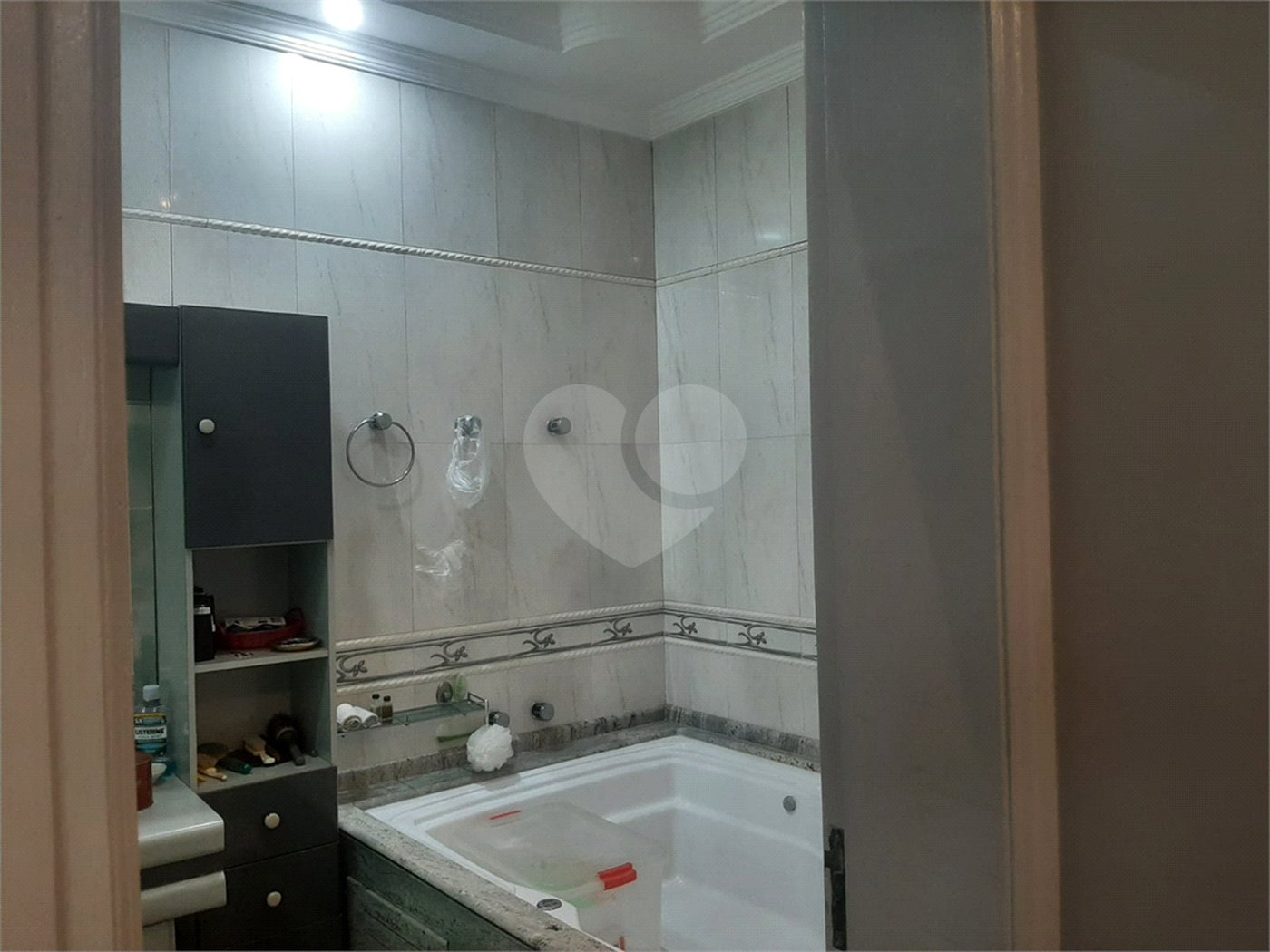 Sobrado à venda com 4 quartos, sendo 2 suítes, em Tremembé, São Paulo, SP