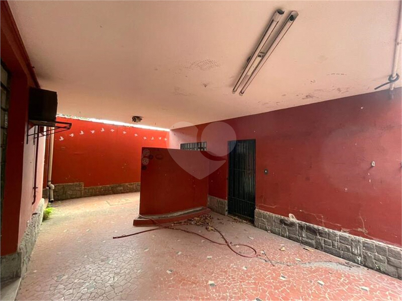 Sobrado à venda com 4 quartos, sendo 1 suíte, em Vila Congonhas, São Paulo, SP